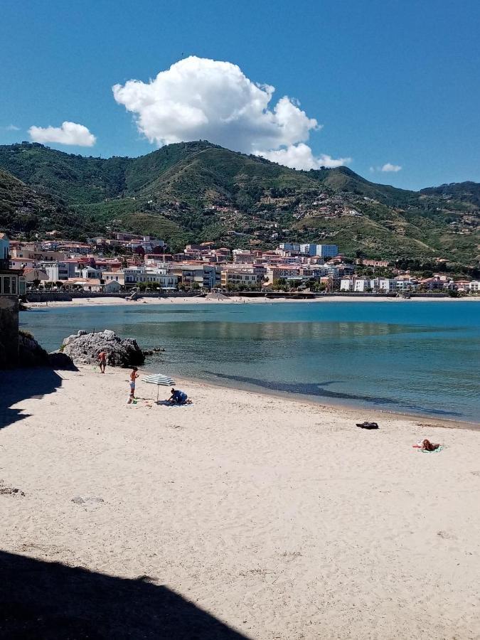La Casetta Sul Mare Di 切法卢 外观 照片